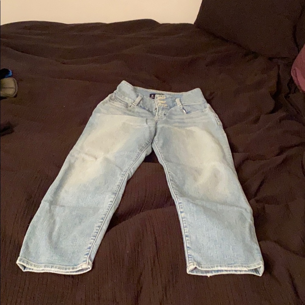 High waisted mom jeans.